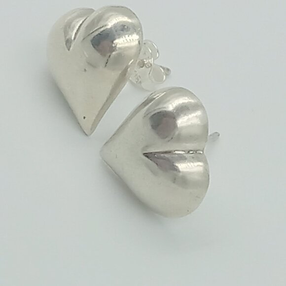 Vintage Sterling Silver Puff Heart Earrings - Picture 6 of 10